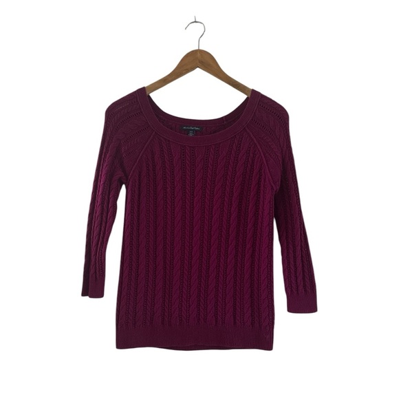 American Eagle Outfitters Magenta Sweater Like New sz XS - Picture 1 of 9